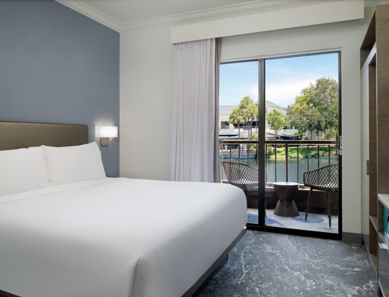 King bed overlooking the lake